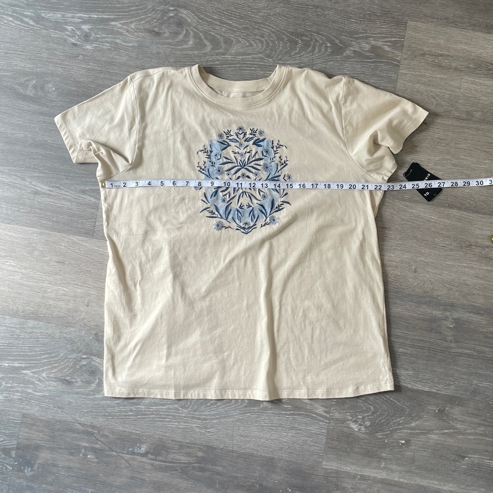 Torrid Floral Horseshoe Boyfriend Heritage Tee - Picture 5 of 6